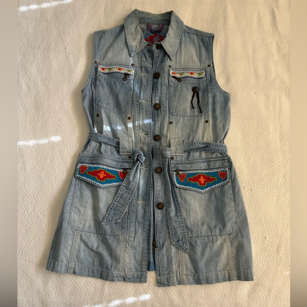 Double D Ranch Light Wash Denim Sleeveless Tunic with Multicolor Embroidery